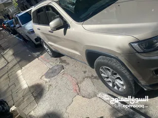  6 جيب شروكي 2014 دفع رباعي  ماشية 117000كم  4*4دفع رباعي
