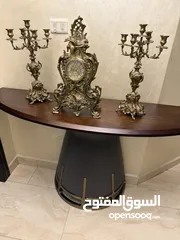  8 انتيك ساعاه و طاوله