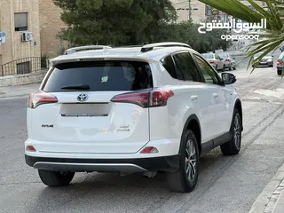  6 راف فور XLE موديل 2017 فحص كامل 7 جيد فُل اوبشن مع فتحة 4X4 بحالة الوكالة مميز للبيع
