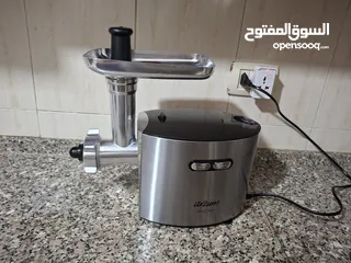  26 أجهزة كهربائية متنوعة بحالة ممتازة جدا للبيع بسبب السفر
