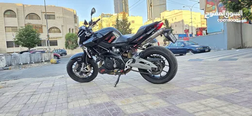  29 دراجة ابريليا 750 cc بحالة ممتازة 2016 ماشية 24000 فقط مالك ثاني صيانة دورية في الشركة 3200 دينار