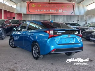  4 TOYOTA PRIUS HYBRID LIMITED 2022(تويوتا بريوس ليمتيد هايبرد 2022 )