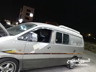  1 هيونداي ستاريكس