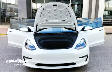  24 تيسلا 2022 model 3 بحالة الوكالة فحص كامل اوتوسكور +B لون مميز في الحرة للبيع بسعر لقطة ومحرووووق