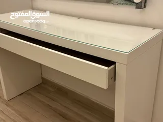  2 تسريحة لغرفة النوم مع درج واحد - نوع ايكيا مالم  لون ابيضIKEA-Malm dressing table بحالة ممتازة للبيع