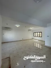  5 villa for rent in Qurum