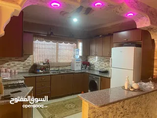  2 شقة طابق رابع في الزرقاء للبيع