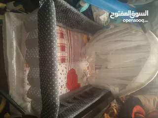  4 تخت بيبي حجم صغير حجم كبير  كامل الأغراض