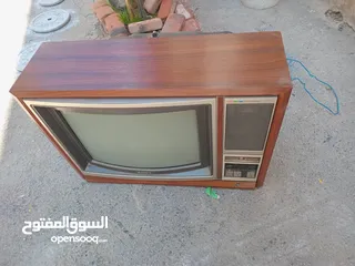  2 تلفزيون قديم بحال جيده عدد2