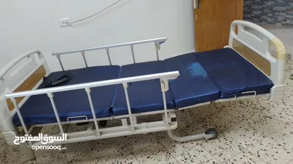  1 سرير طبي الكتروني