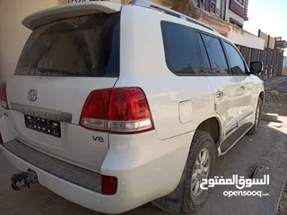  5 تويوتا لاندكروزر موديل 2008 ابيض سكري vxr