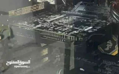  2 كرت شاشه نظيف gtx 1050 حرارته ما بتطلع عن ال 69 صوت مروحته جدا واطيه
