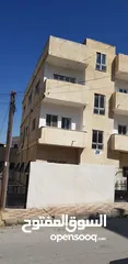  5 عمارة من اربع طوابق العمارة فارغة