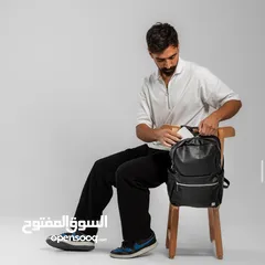  17 شنطة يد مميزة من براند WIWU جلدها مرتب وعليها رقم سري بكفالة الوكيل الحصري