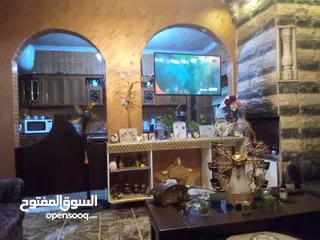  1 منزل للبيع في الجويده/ ام زعرورة مقابل مطعم ابو زغلة
