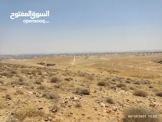  4 أرض استثمارية مميزة للبيع في الزرقاء جريبا مرتفعة ومطلّة على مدينة عمان