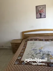  5 غرفه نوم لاتيه مقشره زان بحالة الوكاله للبيع بسعر مغري مع ملحقاتها