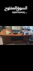  2 مكتب مدير. + كراسي ستولز+ بوفيه تلفزيون مع رفوف جانبيه