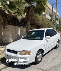  1 هيونداي فيرنا لون ابيضّ مميز موديل 1999