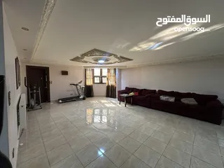  23 فيلا للإيجار/ للبيع بإطلالة جميلة جدا Villa for rent/sale with beautiful views and amenities!