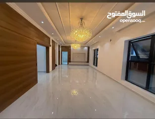  4 فيلا فاخرة للبيع في الحليو - مقابل أزھى   زاوية مميزة – موقع راقٍ وسكني