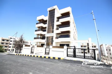  1 شقة طابق اول 205 م فخمه ومميزه للبيع مرج الحمام من المالك شركه الحمزة للاسكان بقرب دوار البكري