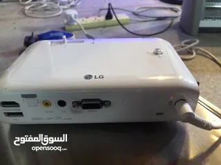  5 جهاز بث الفيديو بروجيكتر  الغني عن التعريف LG