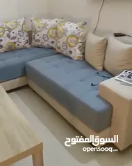  2 Confy and affordable sofa set in excellent condition/  +طقم كنب حلو و مريح  + طاوله + الستاره