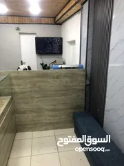  6 محل للايجار بخلو الديكور والبضاعة    صيانه اجهزة خلوية واكسسورات