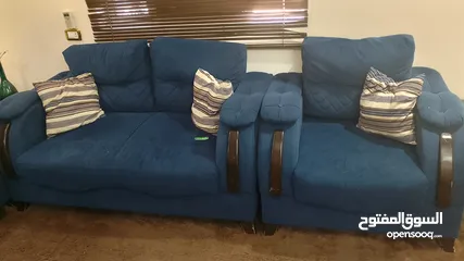  3 كنب للبيع+ طاوله سفره بحال الوكاله