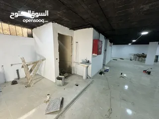  12 تسوية تجارية للإيجار مساحة 400 متر على شارع اربد الحصن الرئيسي بجانب كازية عاشور