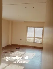  1 شقة للإيجار في كمبوند الخمايل المرحلة التالثة أ خلف مسجد الشرطة