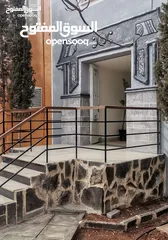  22 رسام وخطاط ونحات (محترف)