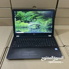  1 لابتوب حديث HP، كور i5 جيل ثامن، رام 8 كيكا، SSD 256، شاشة 15.6، مع سيت كامل هدايا