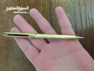  5 قلام حبر جاف رفيع شبه جديد