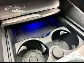  4 BMW 530E 2019