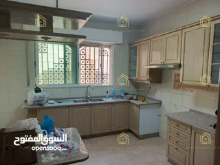  5 شقة مجددة - ام السماق - 3نوم - 190م - بلكونتين بإطلالــــه مميزة - قرب الخدمات العامة