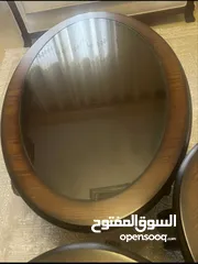  2 طاولات خشبه وسط زانا اصلي بحاله الوكاله