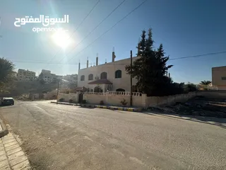  5 بيت طابقين للبيع