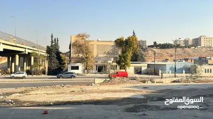  1 أرض+ مبنى صناعي- صناعات متوسطة للبيع في الرصيفة