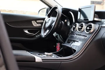  5 Mercedes C350e 2017 ممشى 33 الف مايل فقط بحالة الوكالة