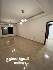  1 شقة 110م (2 نوم - 1 ماستر) طابق اول. للايجار السنوي في اجمل مناطق ام اذينة