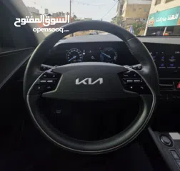  15 kia Niro Hybrid 2022