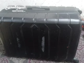  8 شنطه سفر للبيع كبيره جداا مصنوعه من بلاستيك مقوى مناسبه للسفر بسعر رمزي للجادين فقط