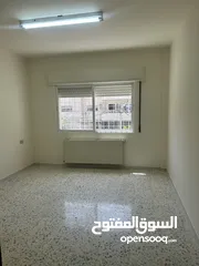 4 شقة طابقيه (الطابق الاول من فيلا) مع حق الاعتلاء