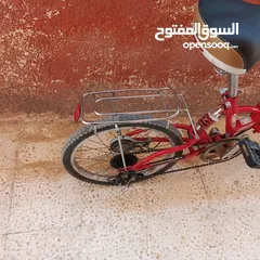  8 بسكليت ياباني جنط 20 بنفك وبتركب علي جك وعليه غيارات وهدية مرايا حقيقية راكبة