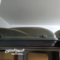  1 صندوق يوضع على ظهر السيارة