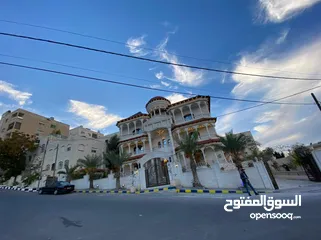  18 فيلا ملوكي