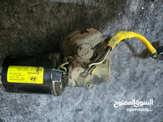  2 قطع متفرقة لسيارة اكس دي موديل 2001