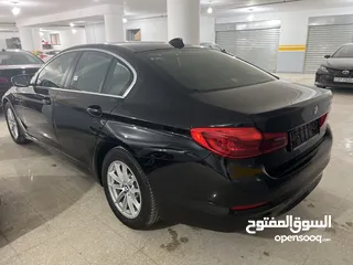 7 BMW 530e 2020